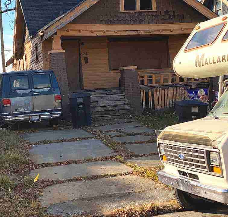 8241 Colfax