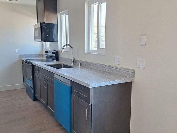 5th image of 1051 Roewill Dr #11389794
