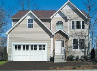 749 Hope Ave, Stamford, CT 06907