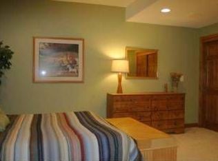 N7791 Maple Ridge Rd, Oconomowoc, WI 53066