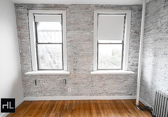 4th image of 254 E 3rd St #30