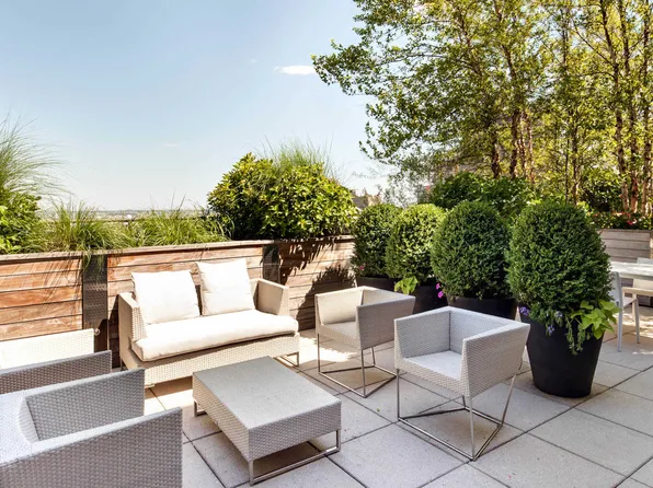 245 E. 40th Street image 28 of 36