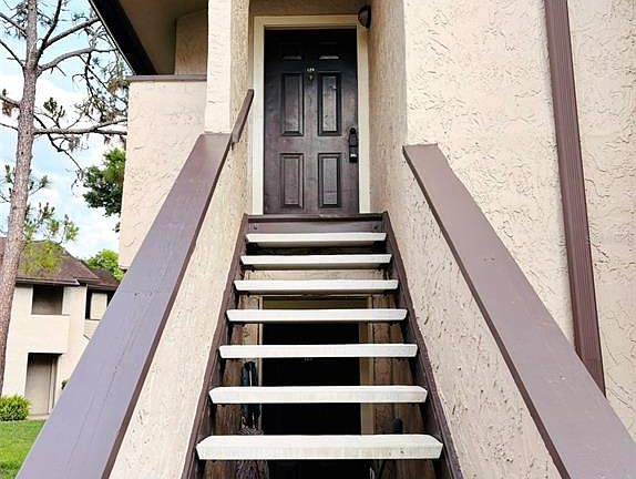 2nd image of 3019 ANTIQUE OAKS CIRCLE #124