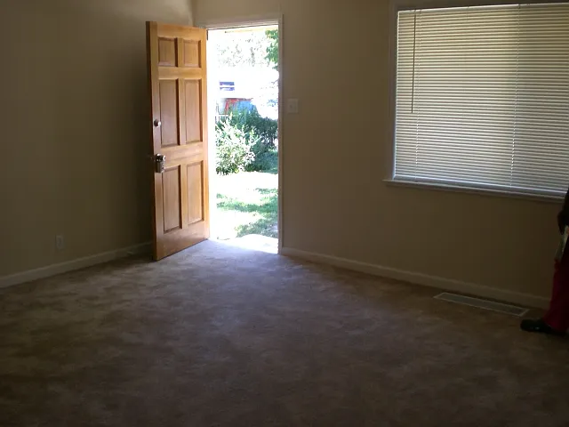 3 bed, 1200 sqft, $2,595 — Photo 2