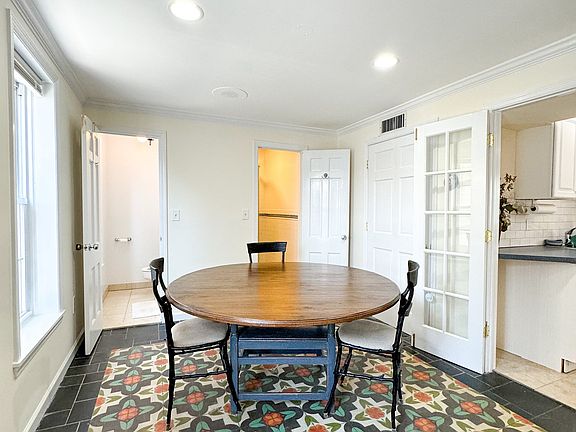 5th image of 104 Rowayton Ave