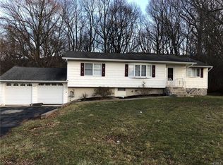 4 Sears Rd, Monroe, NY 10950