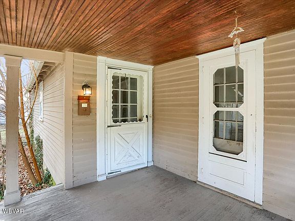 2nd image of 827 Hepburn St