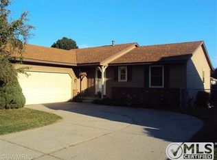 2126 Tyler St, Jenison, MI 49428
