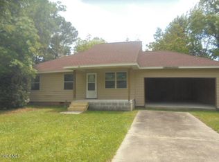 3318 Catherine St, Moss Point, MS 39563