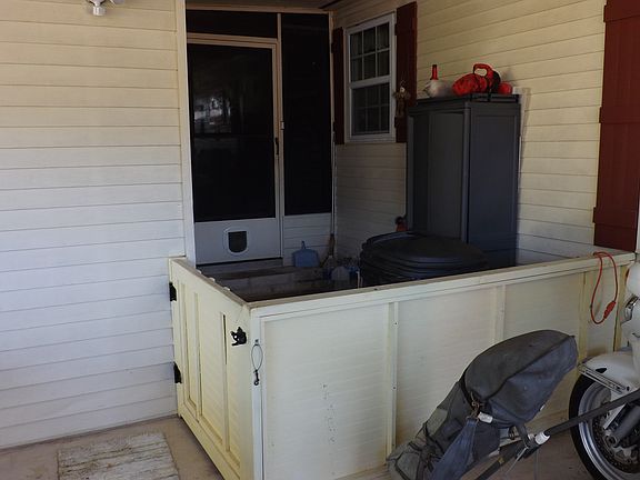 5th image of 106 Pine Lake Dr