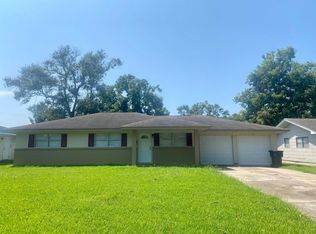 211 N 32nd St, Nederland, TX 77627