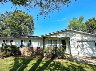 1105 Princeton Dr, O'Fallon, IL 62269