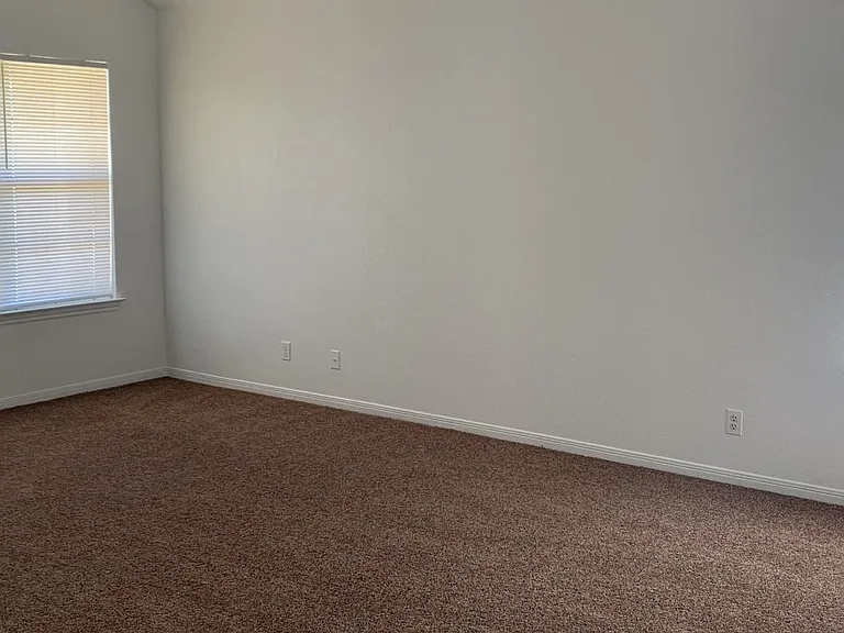 5202 Daybreak Dr — Photo 4