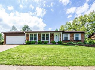 247 Braeshire Dr, Ballwin, MO 63021