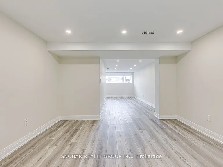 83 Clairton Cres — Photo 24