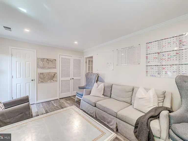 8 Carriage House Cir — Photo 22