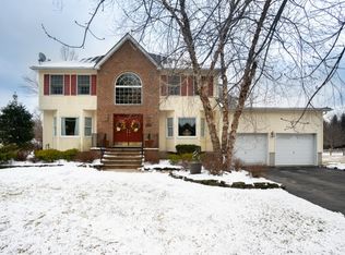 21 Arundel Rd, Pompton Plains, NJ 07444