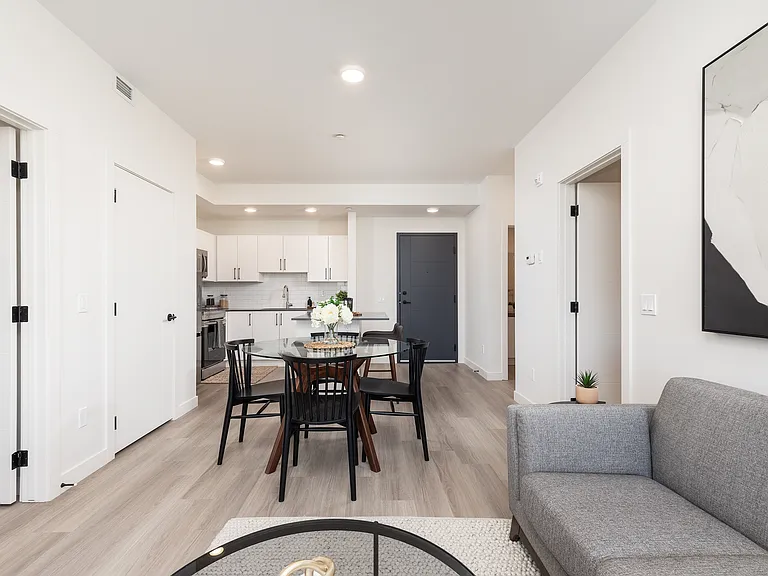 23 Aquitania Blvd W — Photo 13