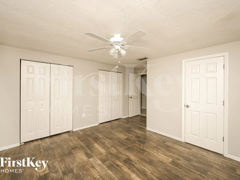 8215 Winthrop Dr — Photo 8
