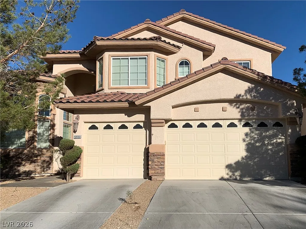 5 bed, 4.5 bath, 4364 sqft, $5,650 — Photo 1