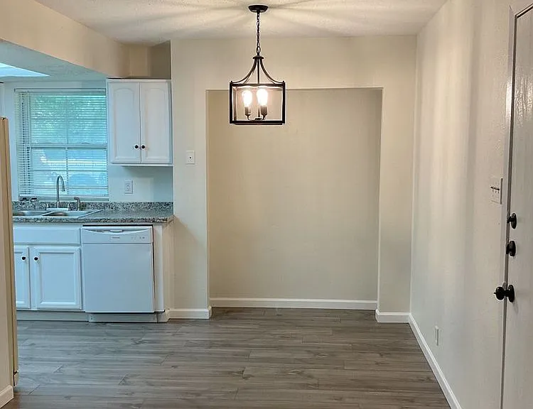 1208 Preswick Cir — Photo 4