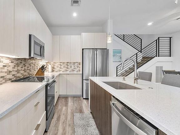 4th image of 10531 NW 28th Court
