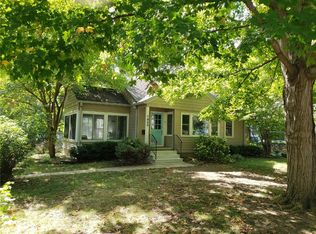 1933 Grand Blvd, Cedar Falls, IA 50613