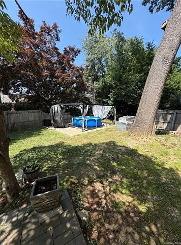 4 bed, 2.0 bath, 2500 sqft, $5,000 — Photo 4