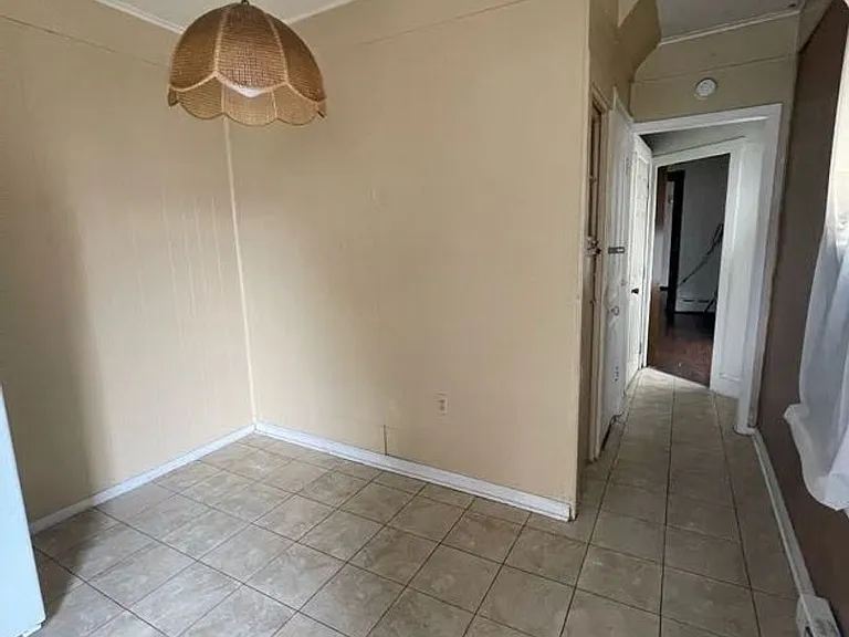 118 Windsor St — Photo 4