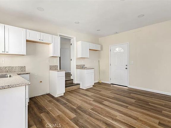 2nd image of 621 1/2 S Mistletoe Ave