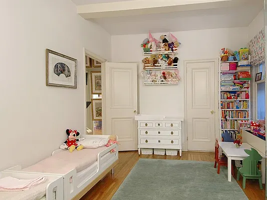 Sold by Sotheby's International Realty | media 19