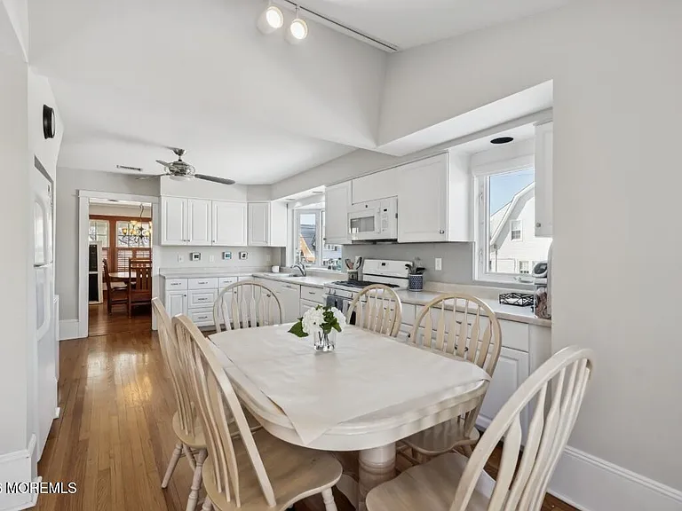54 Osborne Ave — Photo 13