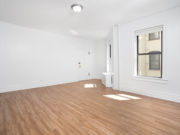 4th image of 840 W End Ave APT 3BB