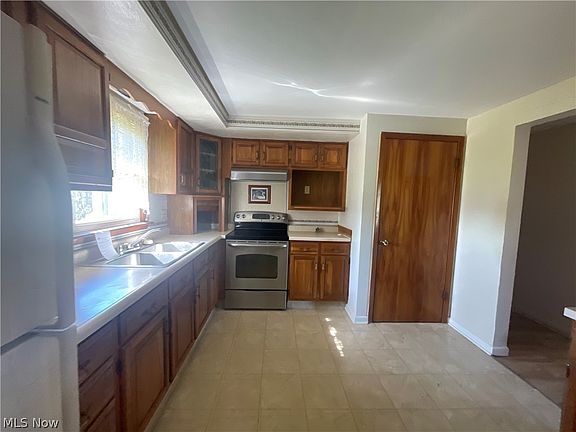 3rd image of 80 Kings Dr
