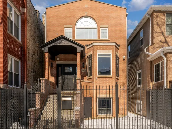 2818 W Wellington Ave, Chicago, IL 60618