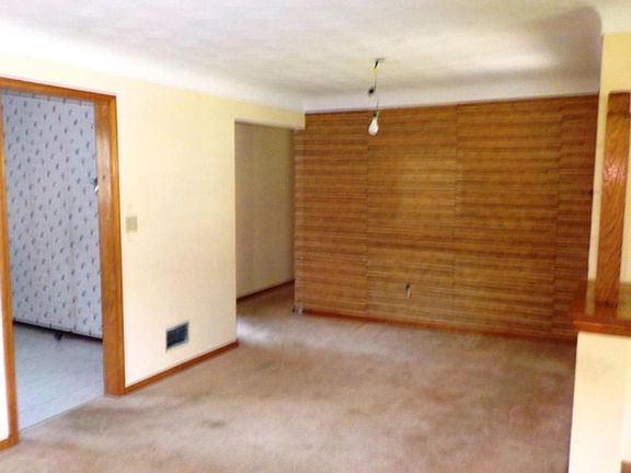 3rd image of 8139 38th St N