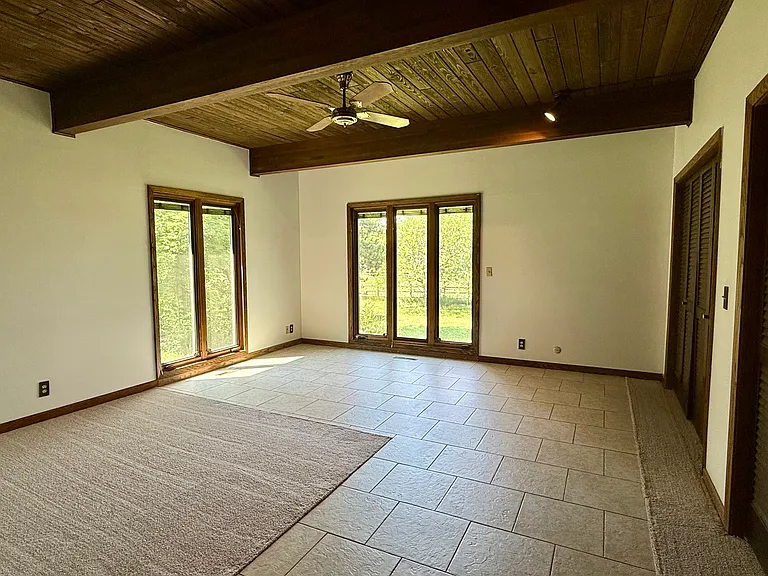 2950 Forestview Cir — Photo 9
