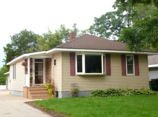 1201 River Rd, Windom, MN 56101