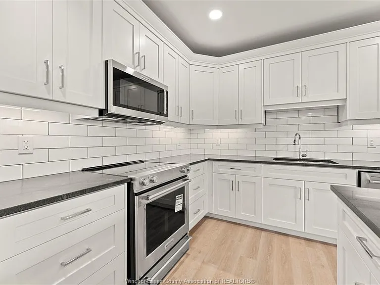 247 Brock St #104 — Photo 12