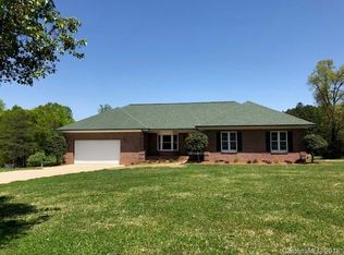 236 Whippoorwill Ln, Mount Holly, NC 28120