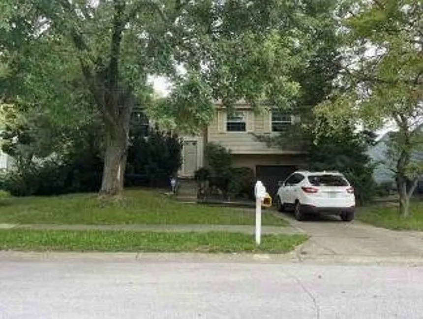 1319 Woodpointe Dr photo 1