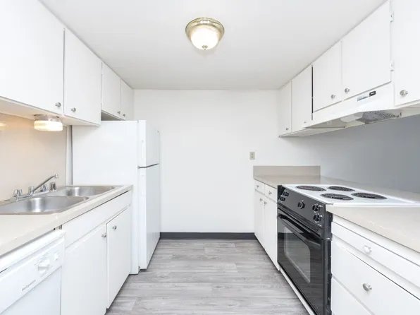 Wellington Court Townhomes