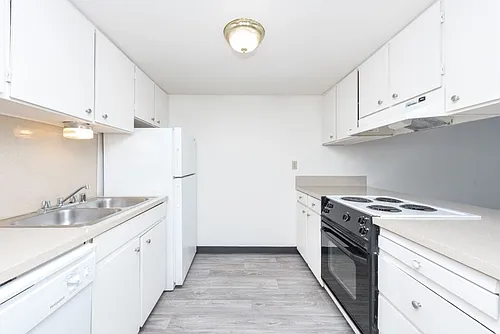 Wellington Court Townhomes Photo 1