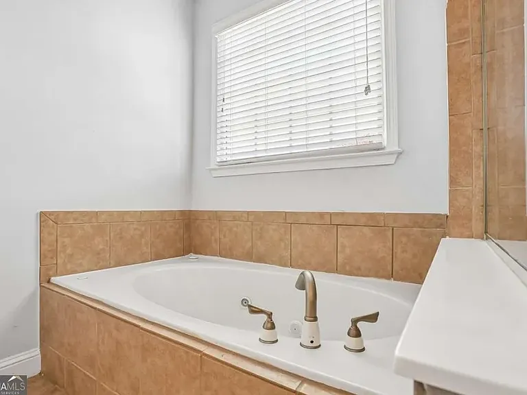 810 Freedom Way — Photo 25