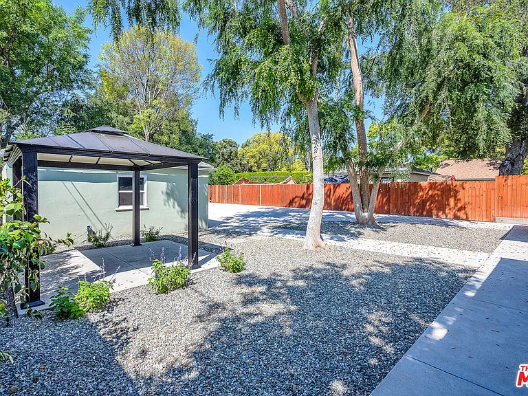 1091 Palm Ter — Photo 30