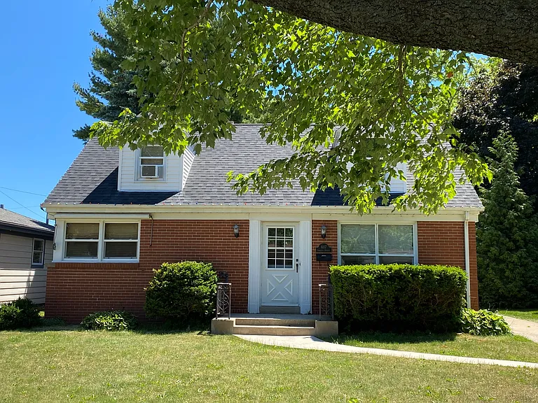 607 Indiana St — Photo 1