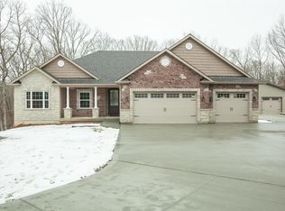 345 Pine Bluff Way, Troy, MO 63379