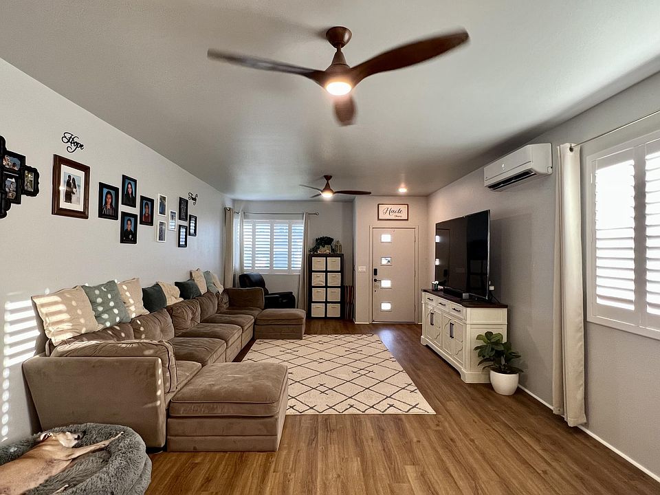 View from the Kitchen to the Living Room