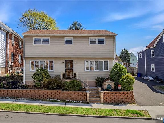 2nd image of 58 Mozart St