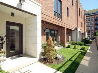 1742 W Diversey Pkwy APT 5, Chicago, IL 60614
